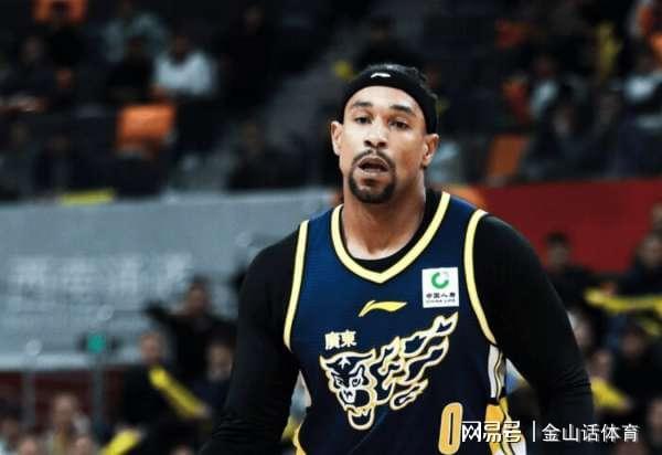 开云官网-坑爹啊！全场12投2中+上空篮不中，杜锋忍无可忍，追着他一顿斥责